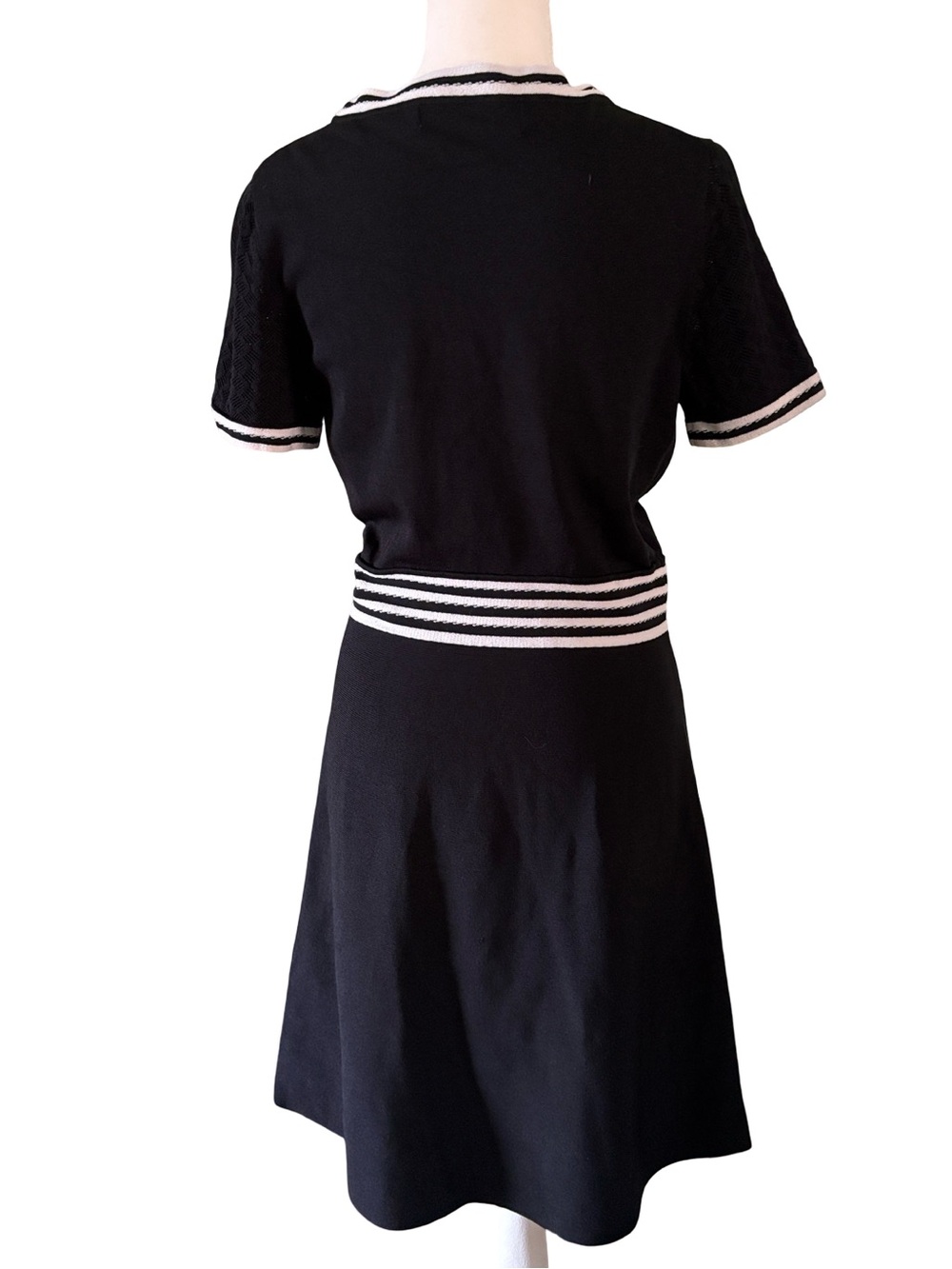 Karl Lagerfeld Paris Short Sleeve Black Contrast Trim Knit Dress Size Small - Picture 7 of 10